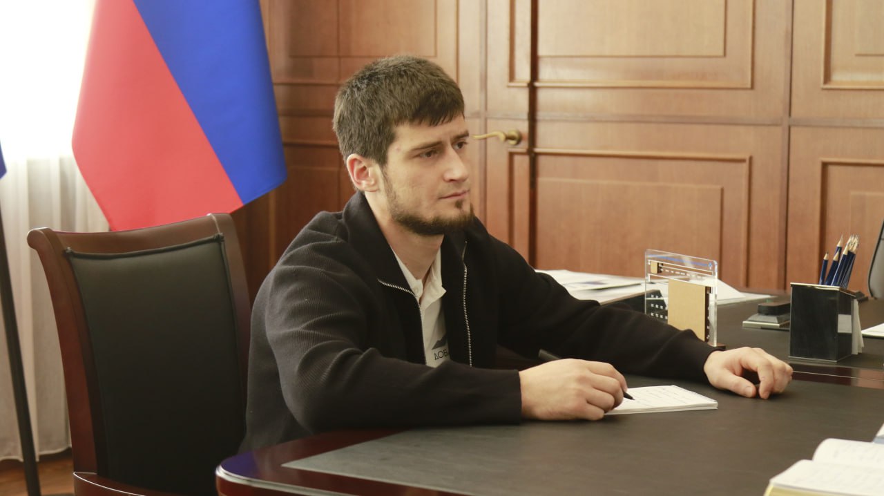 Продолжается стажировка Расула Зайтинова, участника программы «Доблесть гор», в нашем Министерстве!